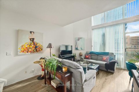 Photo 16 at 914 - 220 Burnhamthorpe Road W, City Centre, Mississauga