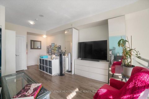 Photo 18 at 914 - 220 Burnhamthorpe Road W, City Centre, Mississauga