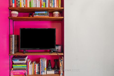 Photo 19 at 914 - 220 Burnhamthorpe Road W, City Centre, Mississauga