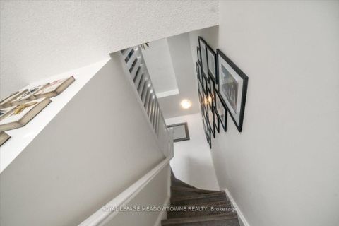 Photo 20 at 914 - 220 Burnhamthorpe Road W, City Centre, Mississauga