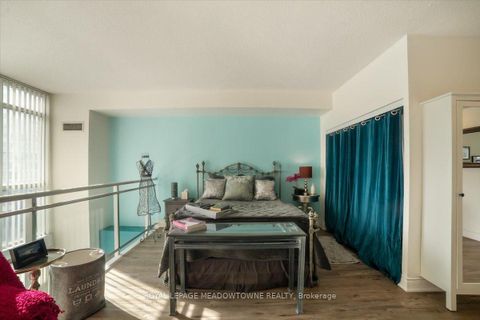 Photo 23 at 914 - 220 Burnhamthorpe Road W, City Centre, Mississauga