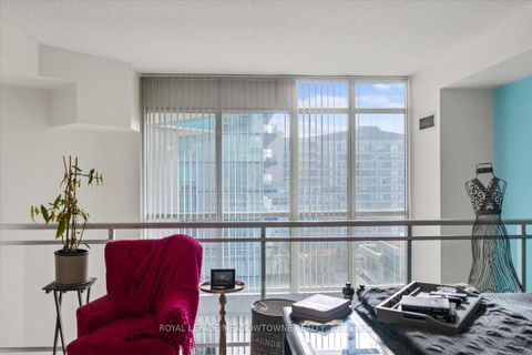 Photo 28 at 914 - 220 Burnhamthorpe Road W, City Centre, Mississauga