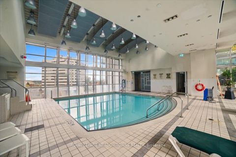 Photo 35 at 914 - 220 Burnhamthorpe Road W, City Centre, Mississauga