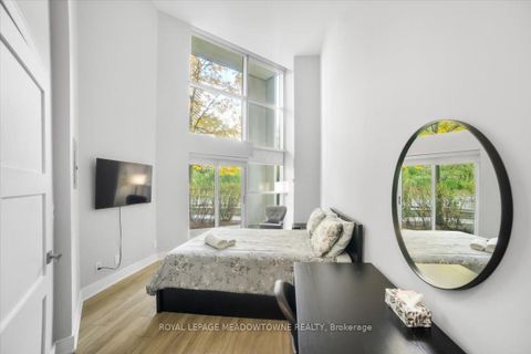 Photo 44 at 914 - 220 Burnhamthorpe Road W, City Centre, Mississauga