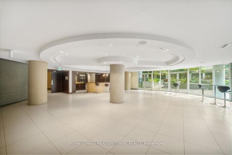 Photo 48 at 914 - 220 Burnhamthorpe Road W, City Centre, Mississauga