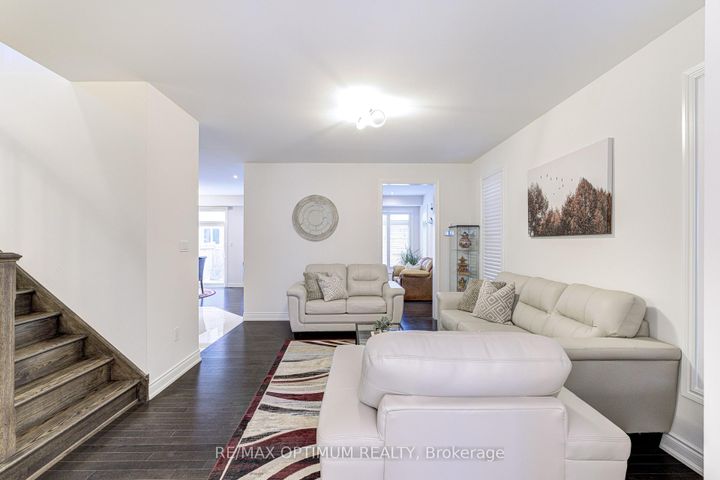 Photo 6 at 17 Elysian Field Circle, Bram West, Brampton