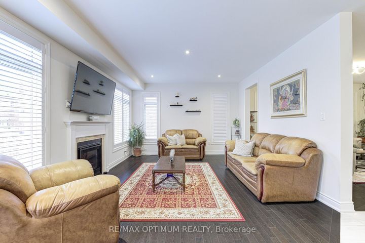 Photo 8 at 17 Elysian Field Circle, Bram West, Brampton