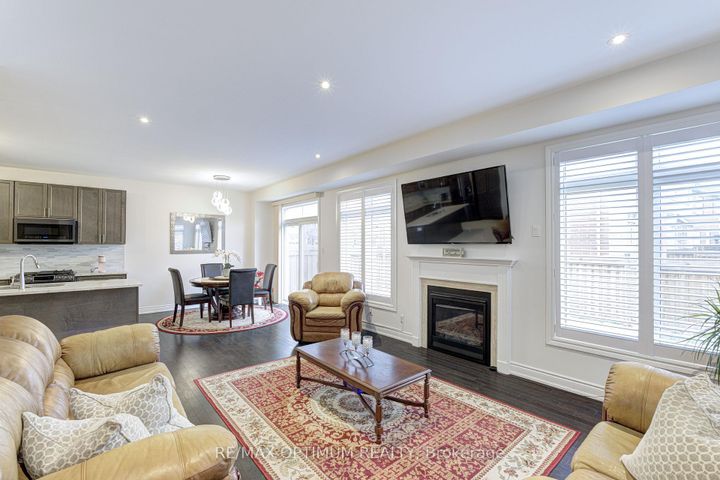 Photo 9 at 17 Elysian Field Circle, Bram West, Brampton