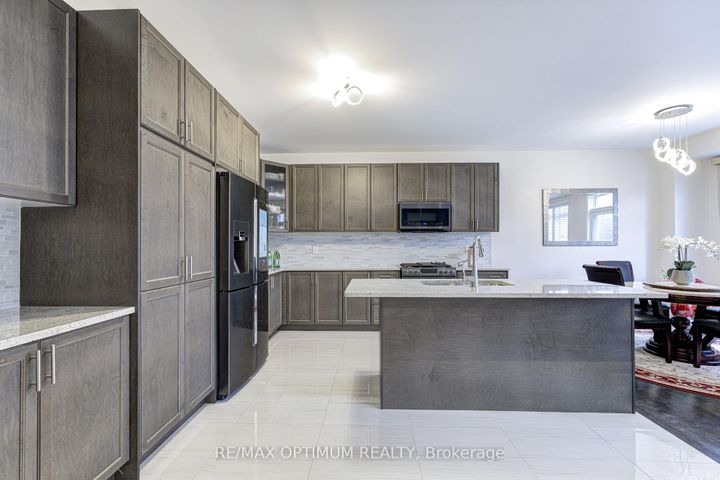 Photo 12 at 17 Elysian Field Circle, Bram West, Brampton