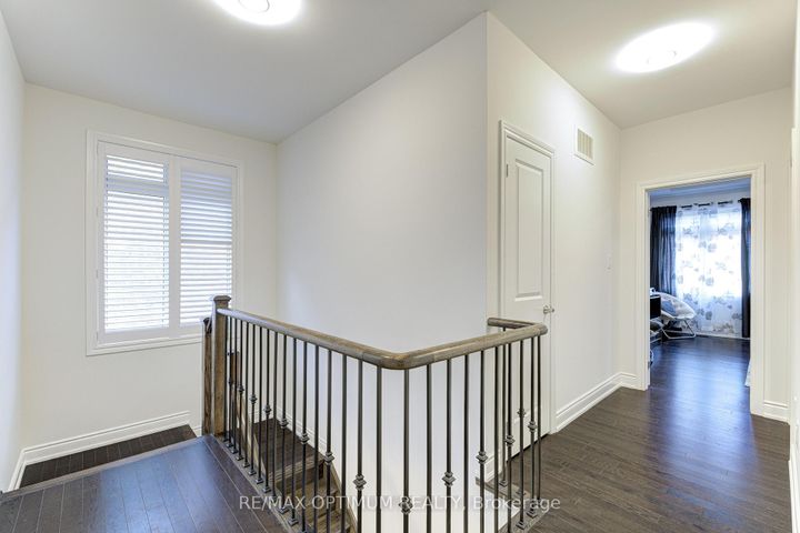 Photo 19 at 17 Elysian Field Circle, Bram West, Brampton