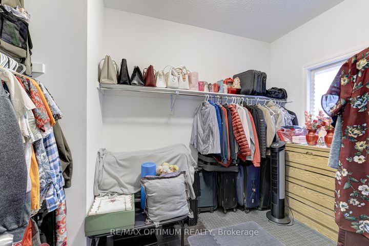 Photo 25 at 17 Elysian Field Circle, Bram West, Brampton