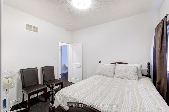 Photo 27 at 17 Elysian Field Circle, Bram West, Brampton