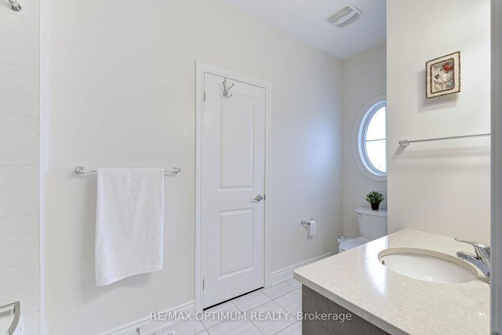 Photo 32 at 17 Elysian Field Circle, Bram West, Brampton