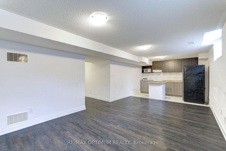 Photo 36 at 17 Elysian Field Circle, Bram West, Brampton