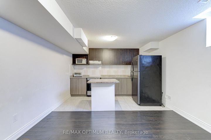 Photo 37 at 17 Elysian Field Circle, Bram West, Brampton