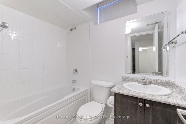 Photo 42 at 17 Elysian Field Circle, Bram West, Brampton