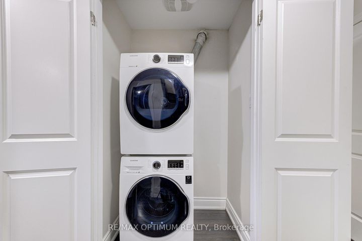 Photo 43 at 17 Elysian Field Circle, Bram West, Brampton