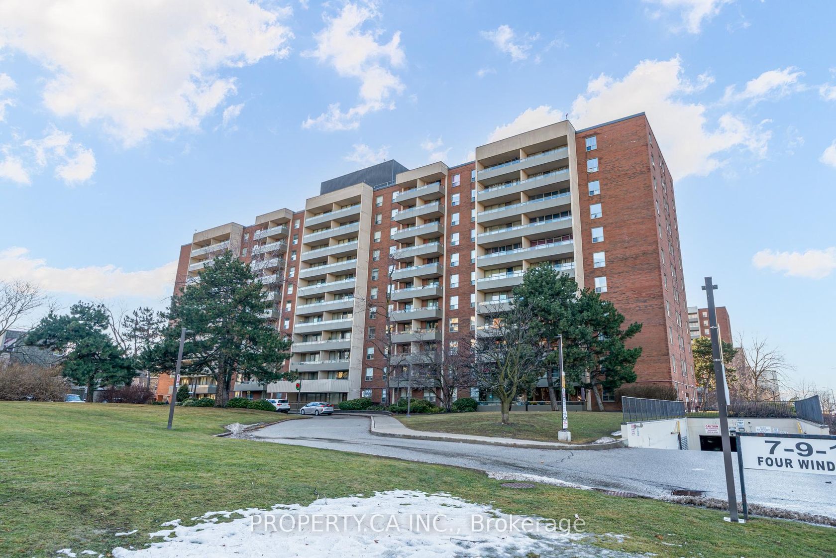 1113 - 9 Four Winds Drive, York University Heights, Toronto 