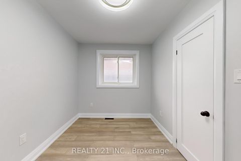 Photo 17 at 7 Stoney Creek Drive, West Hill, Toronto