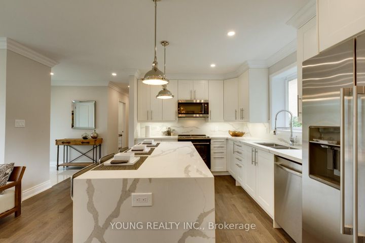 Photo 4 at 21 Bathford Crescent, Bayview Village, Toronto