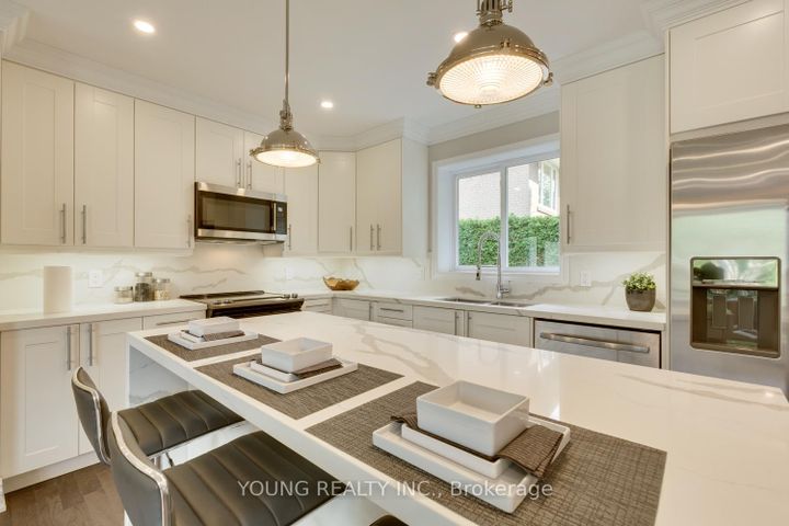 Photo 13 at 21 Bathford Crescent, Bayview Village, Toronto
