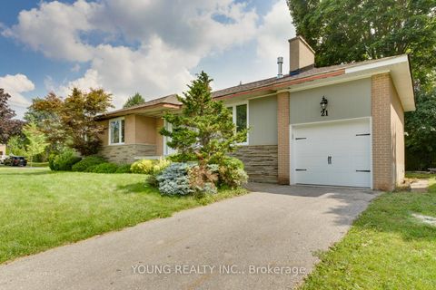Photo 0 at 21 Bathford Crescent, Bayview Village, Toronto