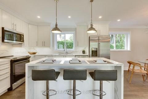 Photo 11 at 21 Bathford Crescent, Bayview Village, Toronto