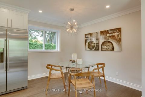 Photo 14 at 21 Bathford Crescent, Bayview Village, Toronto