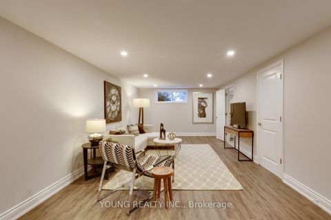 Photo 24 at 21 Bathford Crescent, Bayview Village, Toronto