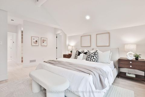 Photo 20 at 35 Palmerston Gardens, Annex, Toronto