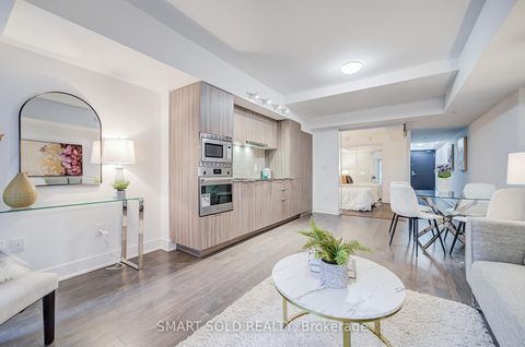 Photo 8 at 819 - 955 Bay Street, Bay Street Corridor, Toronto