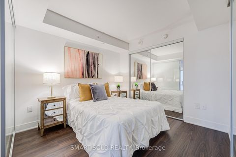 Photo 9 at 819 - 955 Bay Street, Bay Street Corridor, Toronto