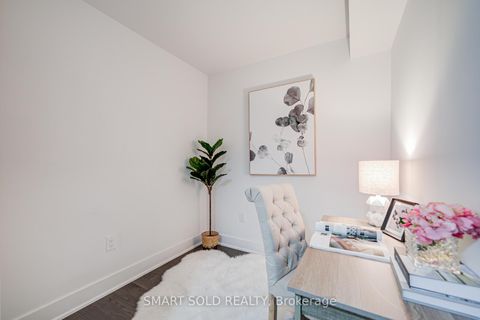 Photo 10 at 819 - 955 Bay Street, Bay Street Corridor, Toronto