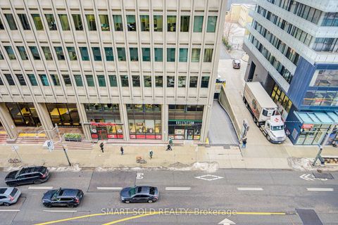 Photo 13 at 819 - 955 Bay Street, Bay Street Corridor, Toronto