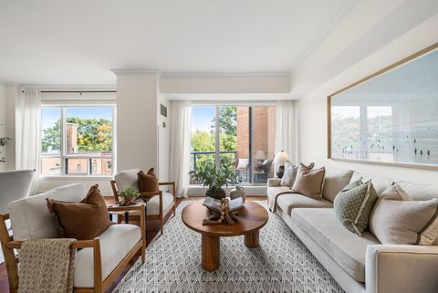 Photo 3 at 713 - 2727 Yonge Street, Lawrence Park South, Toronto