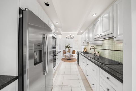 Photo 12 at 713 - 2727 Yonge Street, Lawrence Park South, Toronto