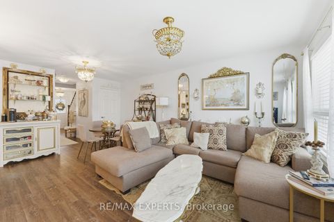 Photo 10 at 34 Castle Park Boulevard, Sonoma Heights, Vaughan