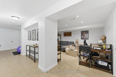 Photo 31 at 34 Castle Park Boulevard, Sonoma Heights, Vaughan