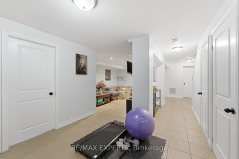 Photo 32 at 34 Castle Park Boulevard, Sonoma Heights, Vaughan