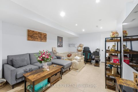 Photo 33 at 34 Castle Park Boulevard, Sonoma Heights, Vaughan