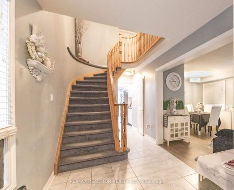 Photo 5 at 37 Woodhaven Crescent, Oak Ridges, Richmond Hill