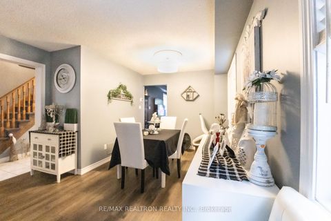 Photo 7 at 37 Woodhaven Crescent, Oak Ridges, Richmond Hill