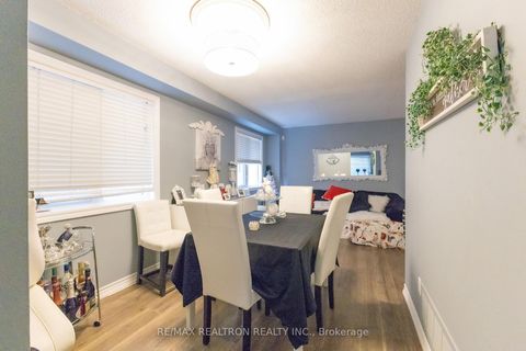 Photo 8 at 37 Woodhaven Crescent, Oak Ridges, Richmond Hill