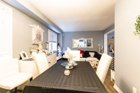 Photo 9 at 37 Woodhaven Crescent, Oak Ridges, Richmond Hill