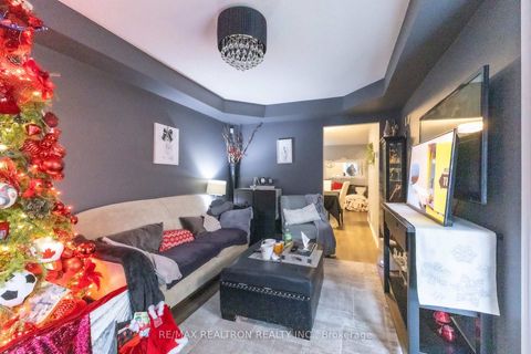 Photo 10 at 37 Woodhaven Crescent, Oak Ridges, Richmond Hill