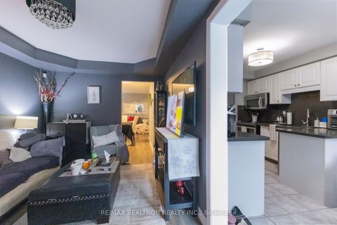 Photo 11 at 37 Woodhaven Crescent, Oak Ridges, Richmond Hill