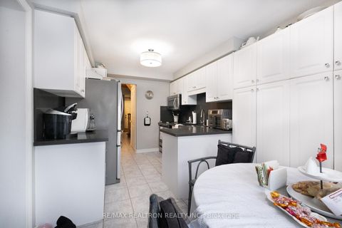 Photo 12 at 37 Woodhaven Crescent, Oak Ridges, Richmond Hill