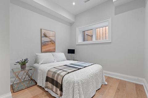 Photo 43 at 422 Hounslow Avenue, Willowdale West, Toronto