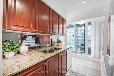 Photo 12 at 1005 - 1 Elm Drive W, City Centre, Mississauga