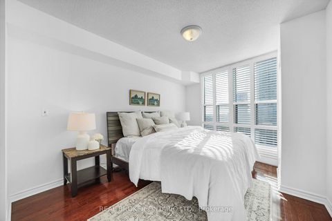 Photo 14 at 1005 - 1 Elm Drive W, City Centre, Mississauga